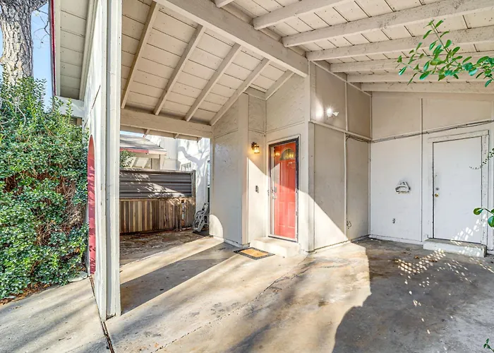 Holiday home Furnished Patio! Family-friendly Townhome *